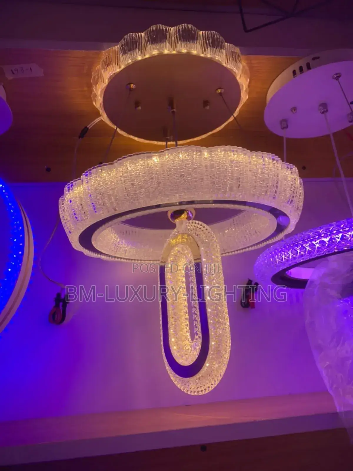 Luxury Single Dropping Crystal Chandelier