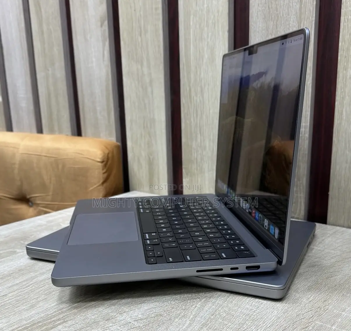 Laptop Apple MacBook Pro 2021 M1 16GB Apple M1 Pro SSD 512GB