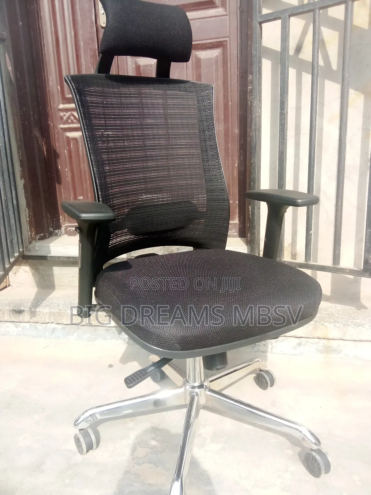 Z Executive Swivel Chair