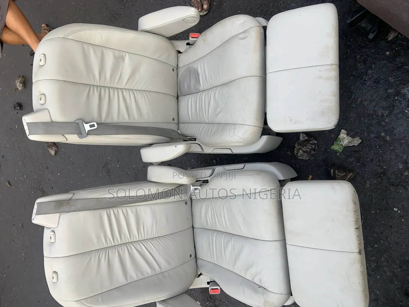 Two Center Seat Toyota Sienna 2015 Model VIP