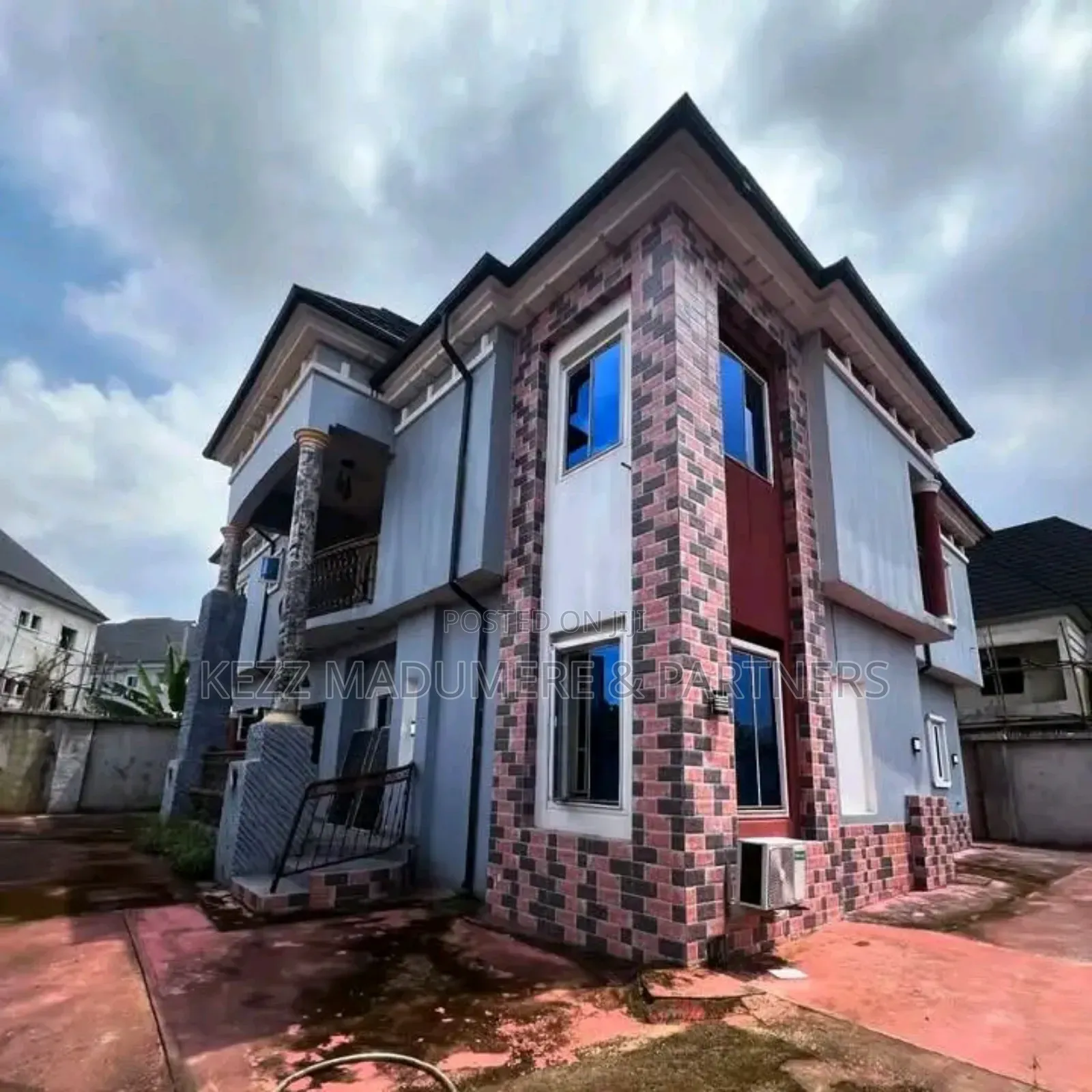 6bdrm Duplex in Odani , Elelenwo , for sale