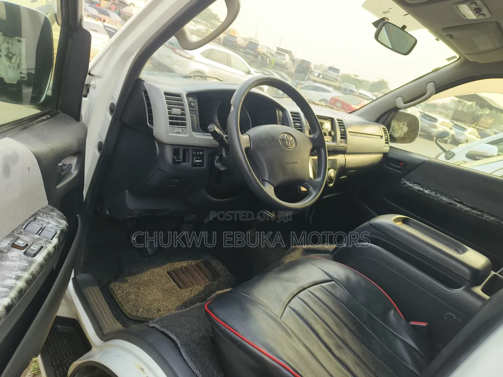 Toyota HiAce 2013 White