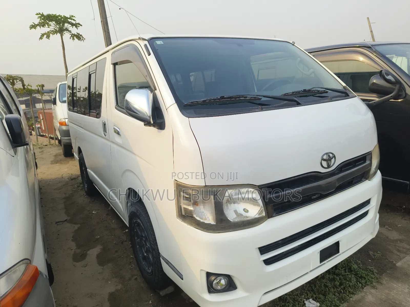 Toyota HiAce 2013 White