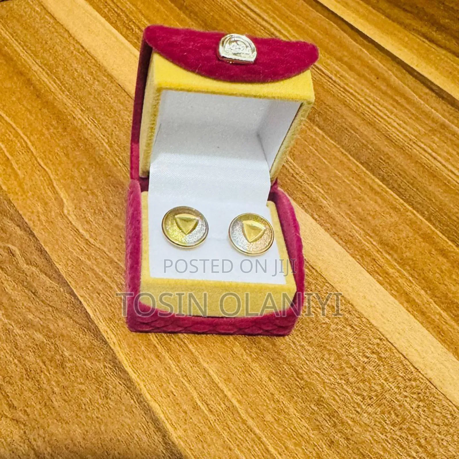 Non Tarnishing Gold Earrings Comes With Box