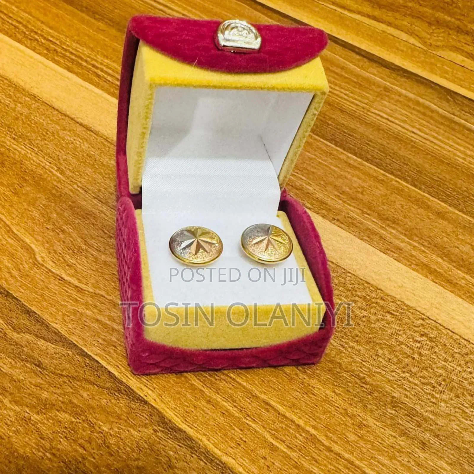 Non Tarnishing Gold Earrings Comes With Box
