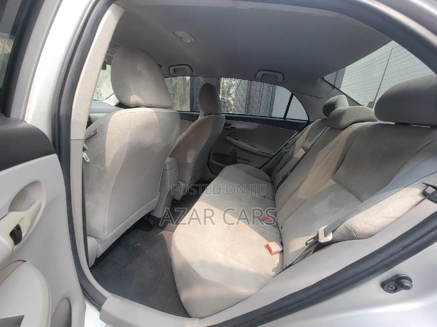 Toyota Corolla LE 4dr Sedan (1.8L 4cyl 4A) 2012 Silver