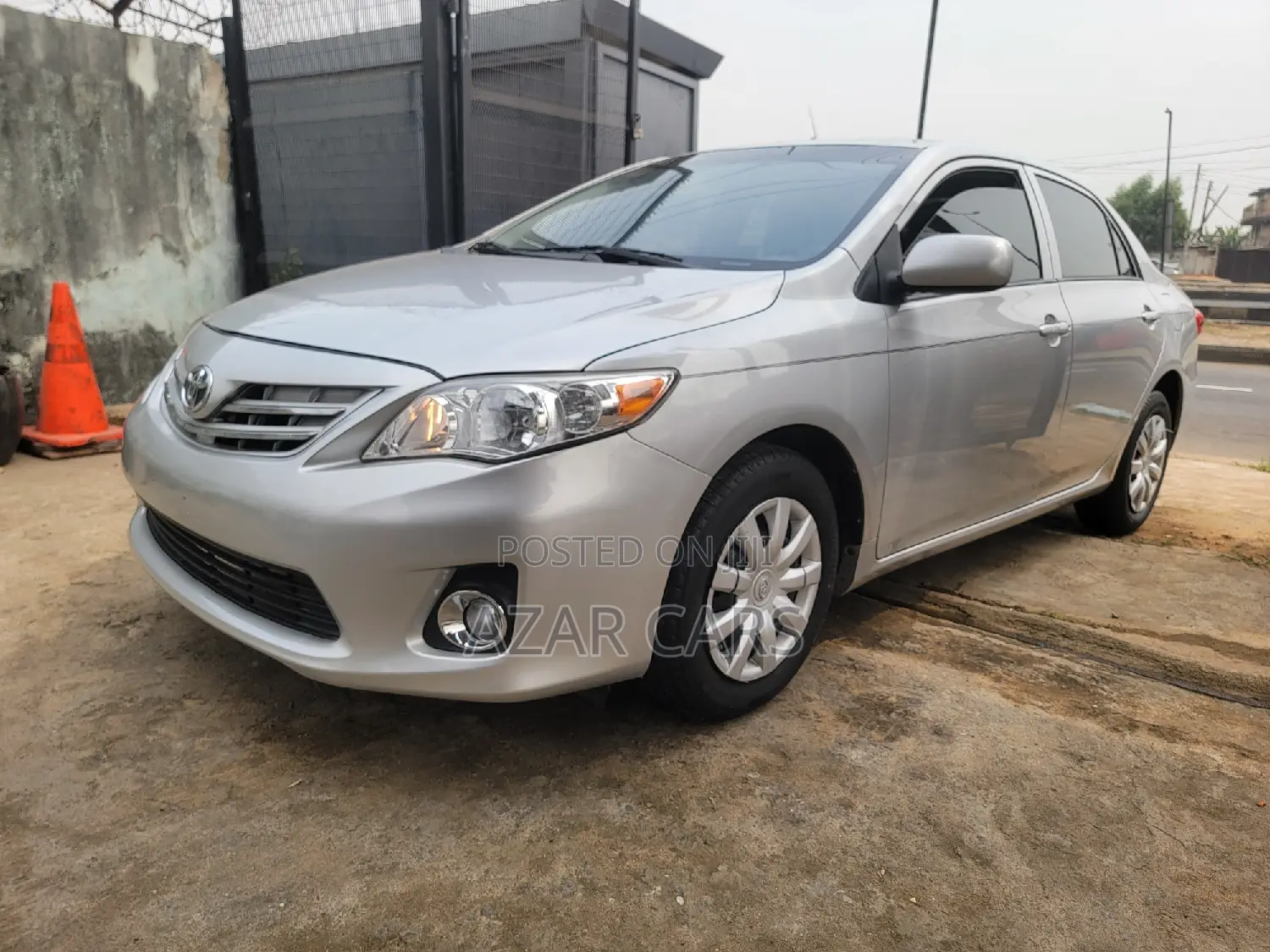 Toyota Corolla LE 4dr Sedan (1.8L 4cyl 4A) 2012 Silver