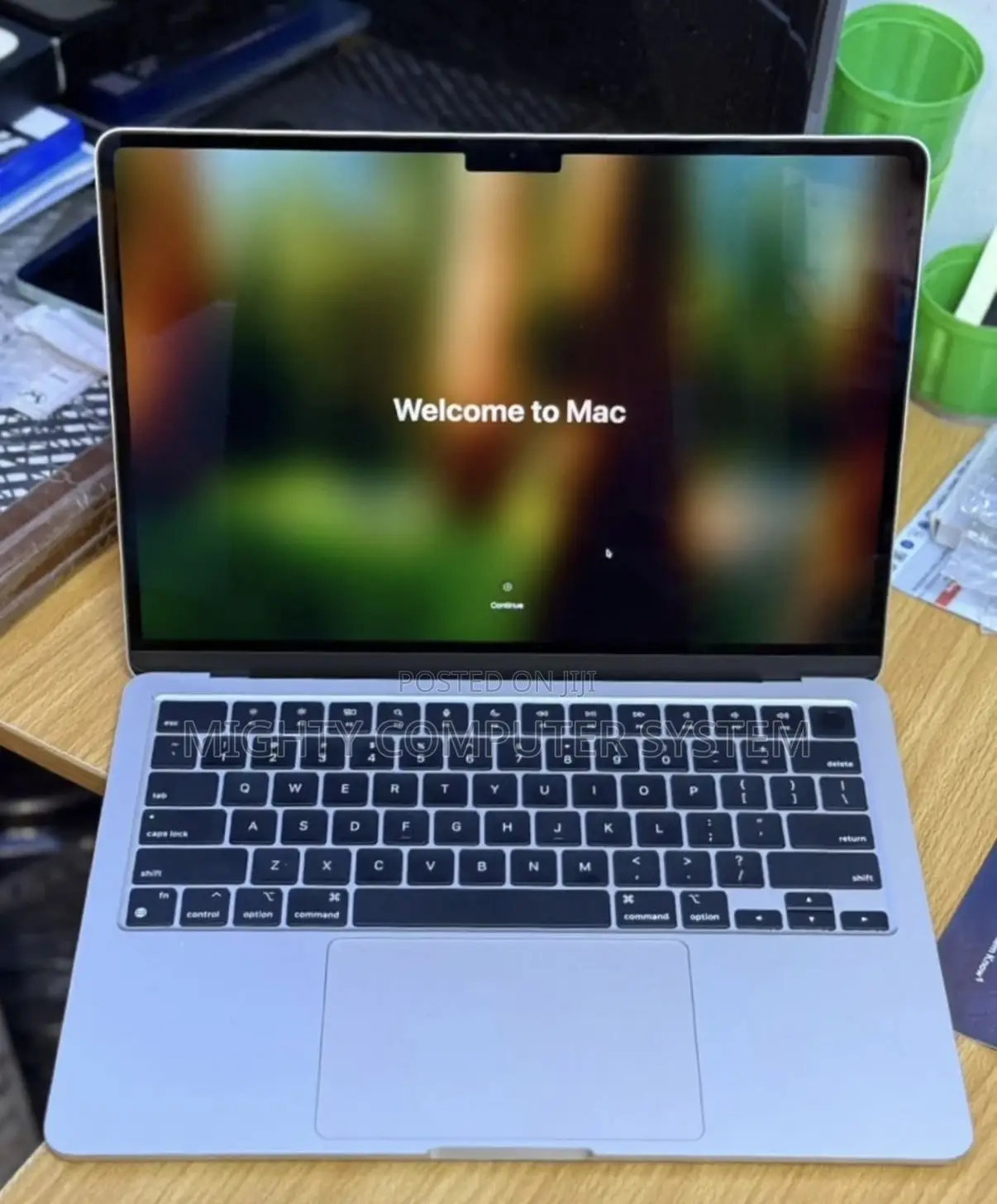Laptop Apple MacBook Air 2022 M2 8GB Apple M2 SSD 256GB