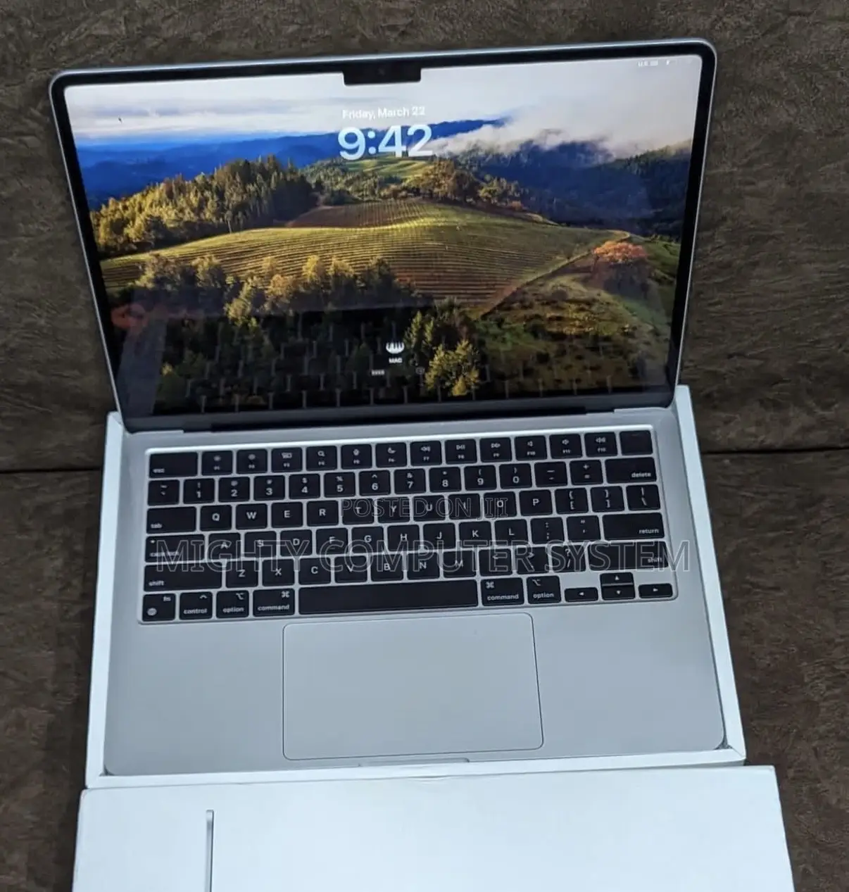 Laptop Apple MacBook Air 2022 M2 8GB Apple M2 SSD 256GB