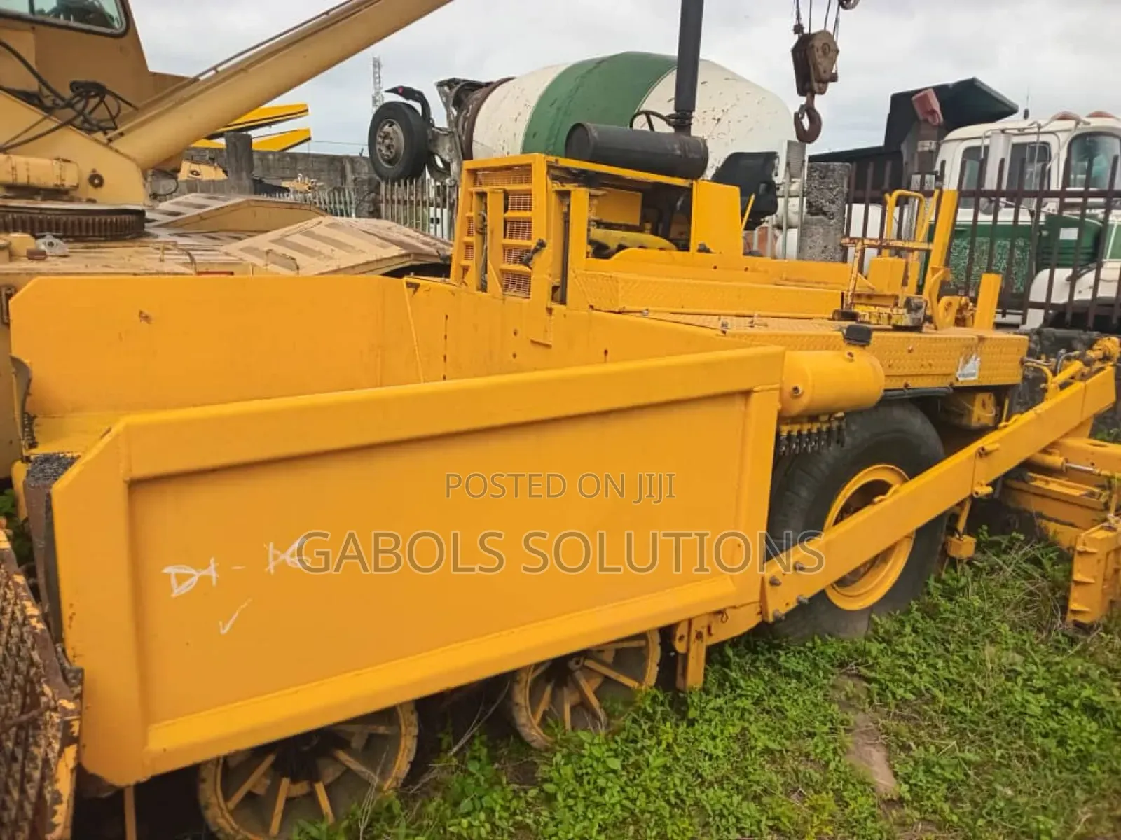Black Knox Ashphalt Paver