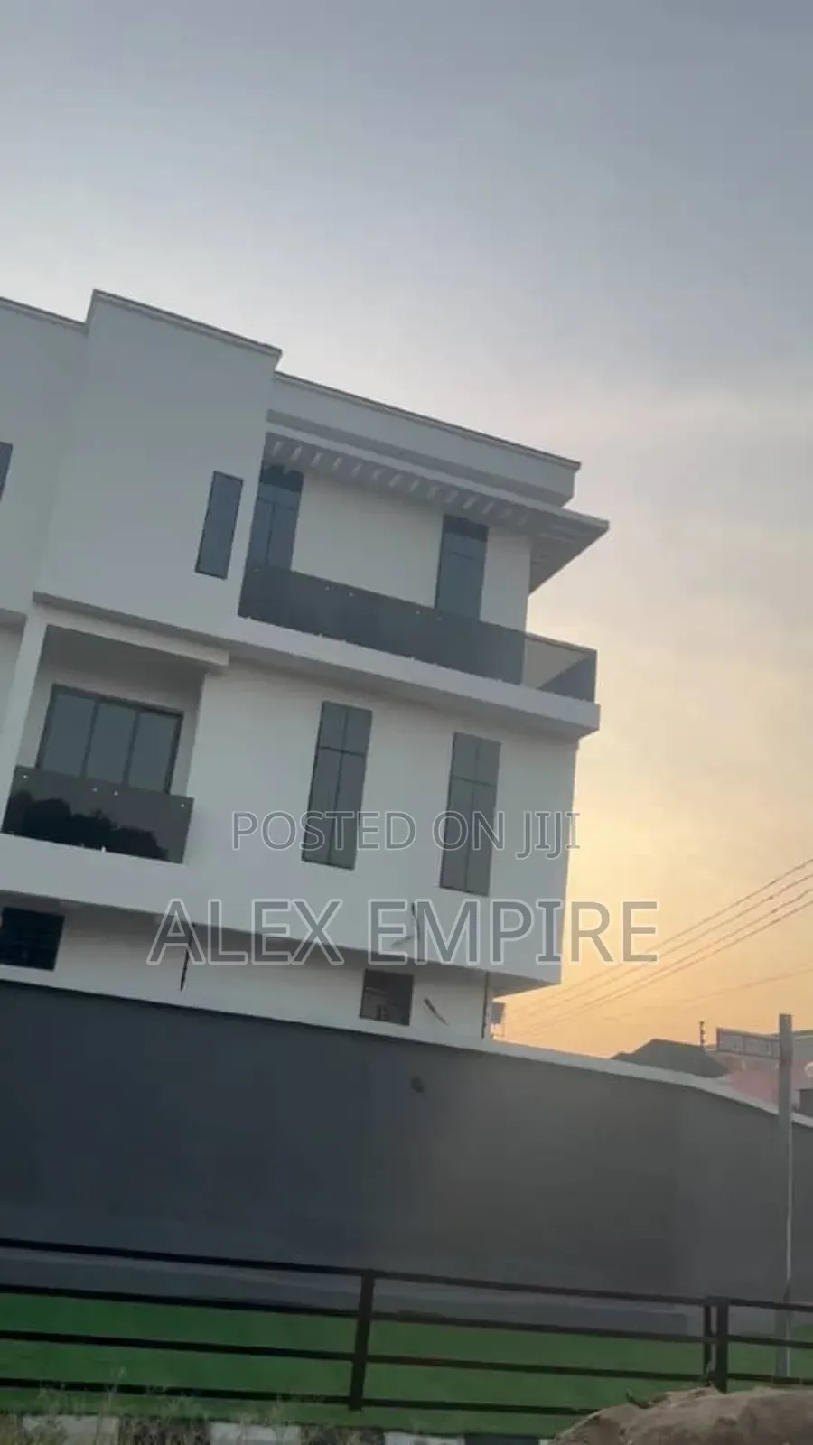 5bdrm Duplex in Amuwo-Odofin for sale