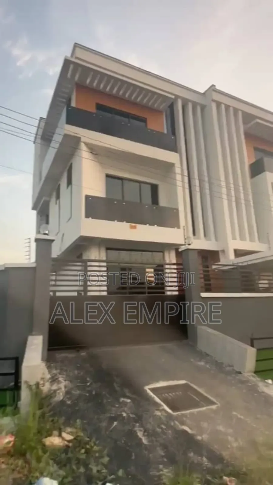 5bdrm Duplex in Amuwo-Odofin for sale