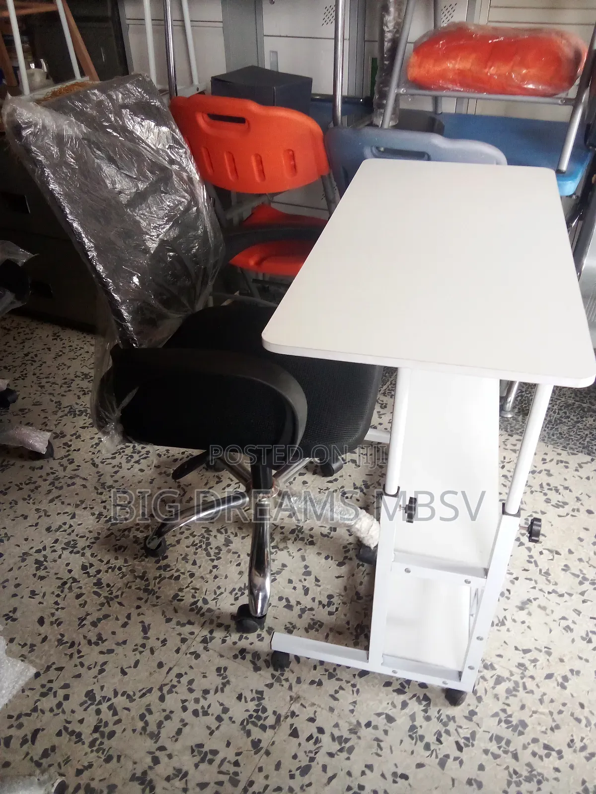 Swivel And Reading Table
