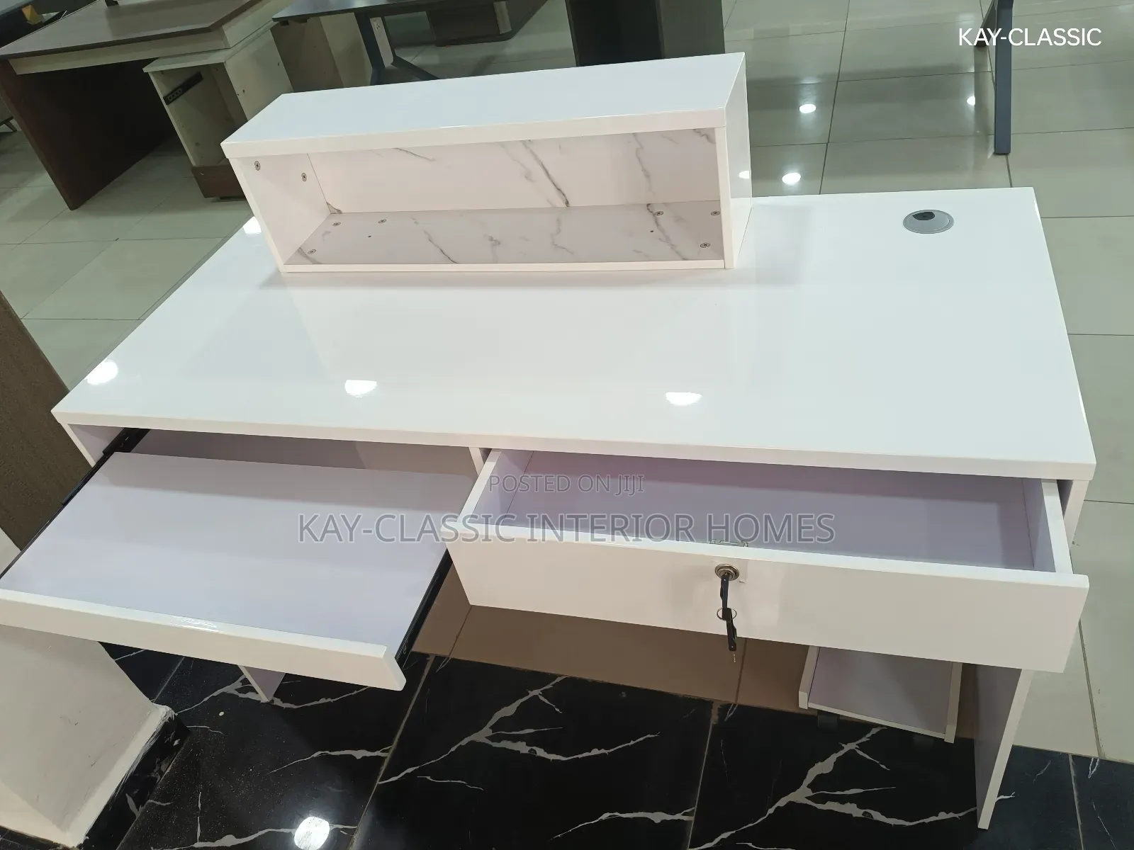 Office Receptionist Table 1.4 M Meter