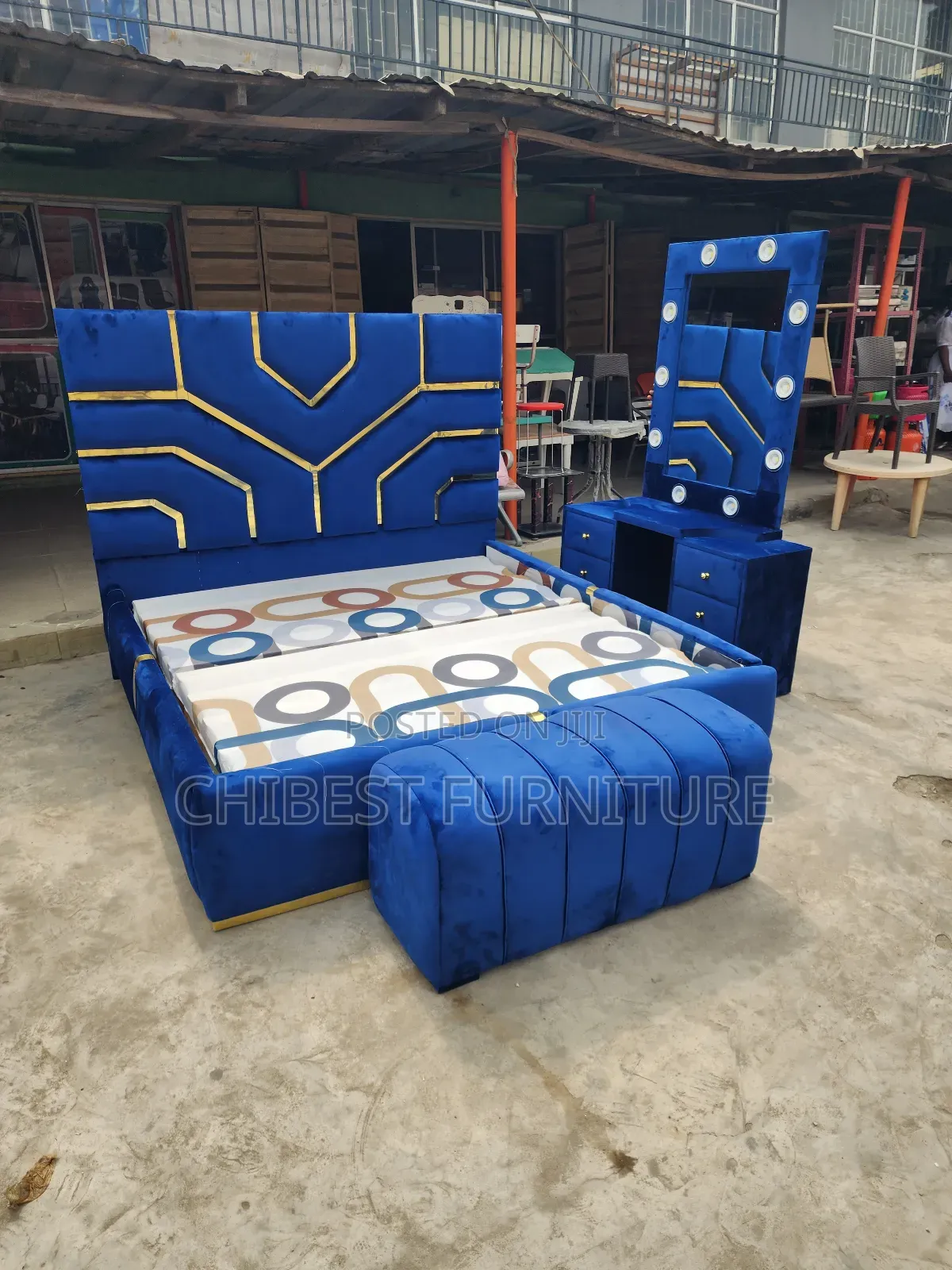 6by6 Bed Frame With Dressing Mirror and Footrest