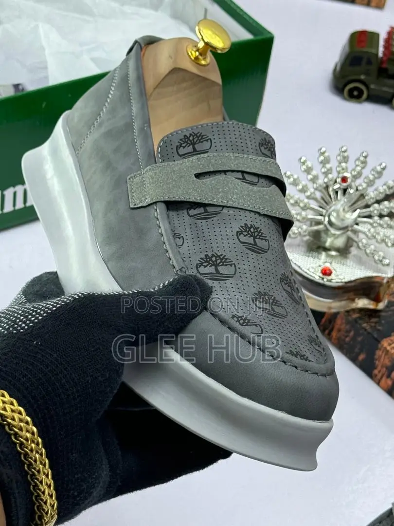 Grey-Soled Patterned Shoes