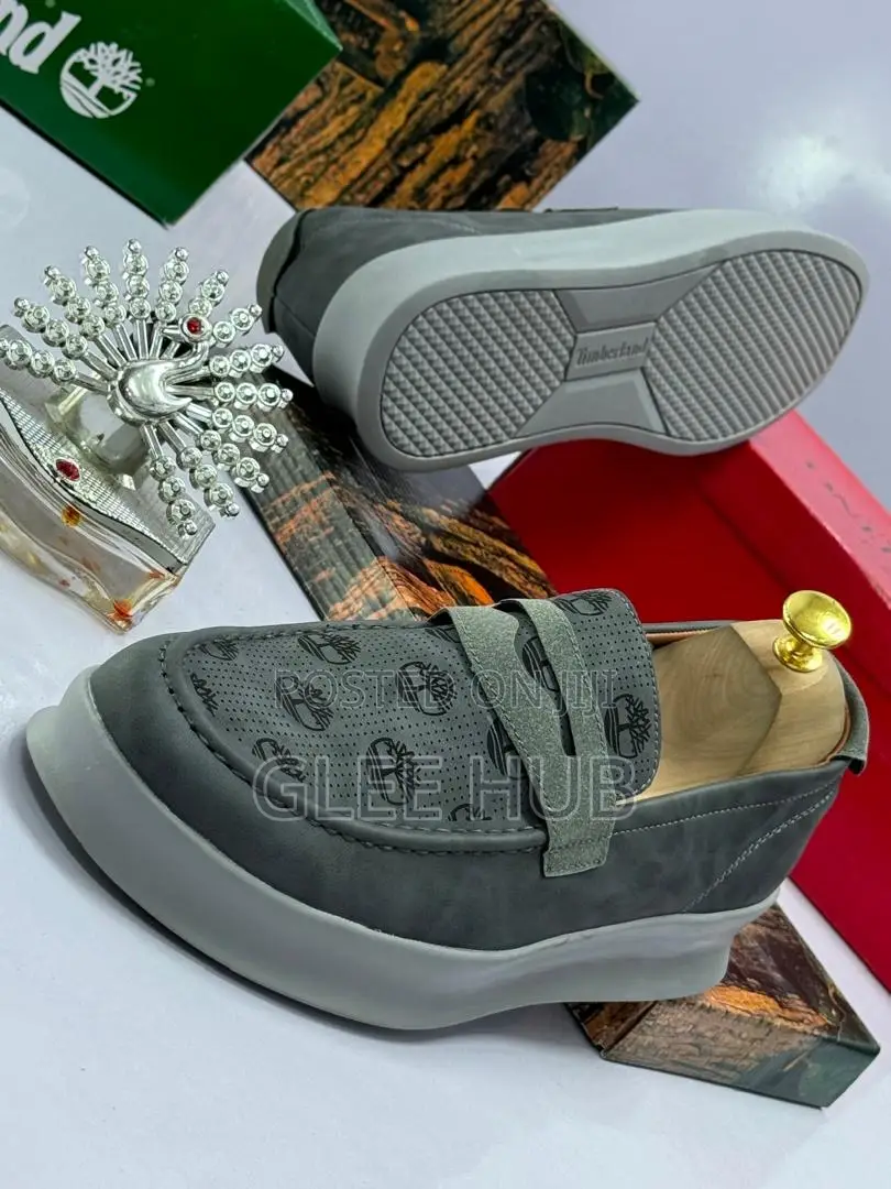 Grey-Soled Patterned Shoes