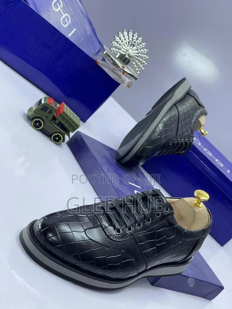 OGGI Laced Shoes