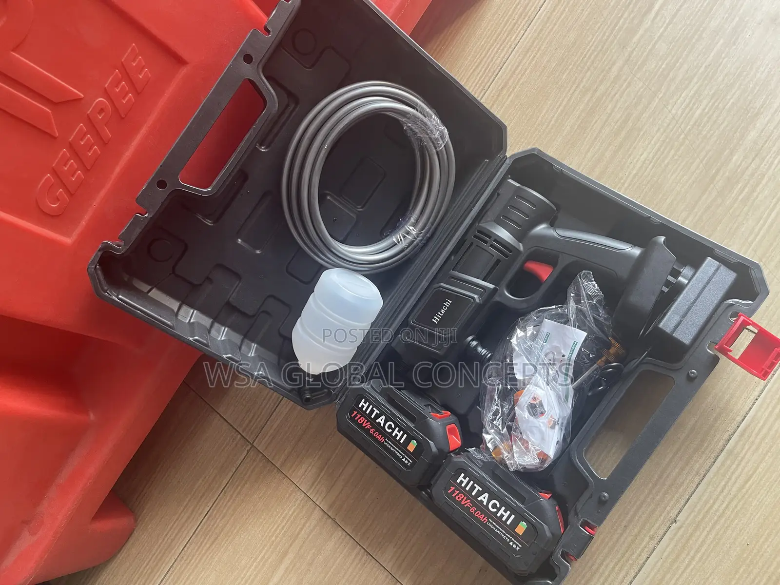 18 Volts Cordless HITACHI Pressure Car Washer