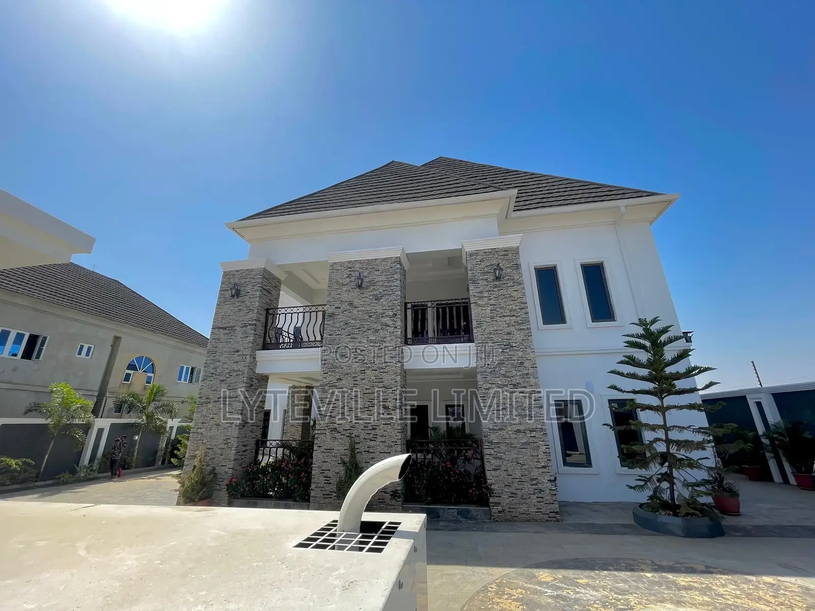 Furnished 7bdrm Duplex in Lokogoma for sale