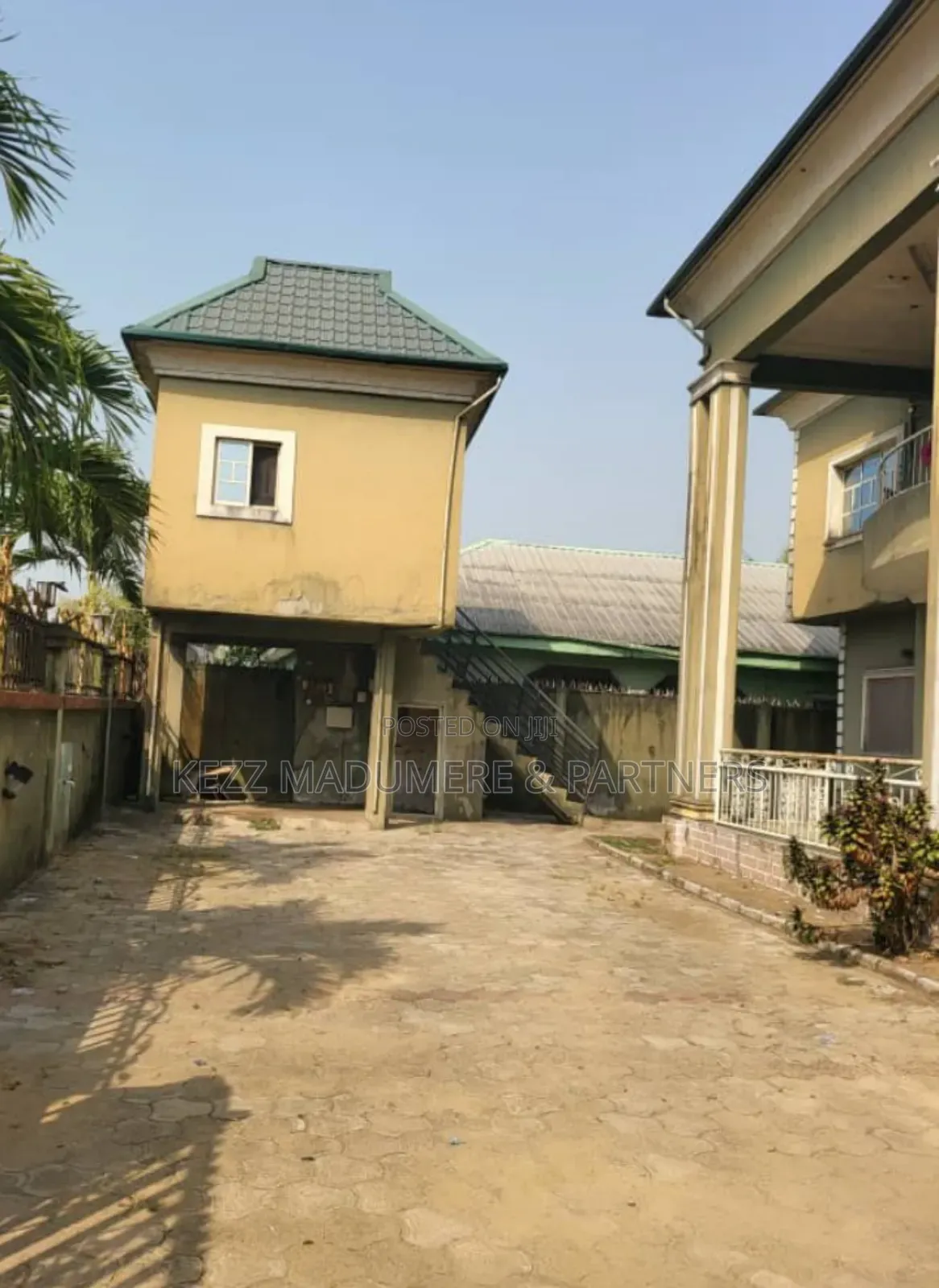 13bdrm Duplex in Nta Road , Port for sale