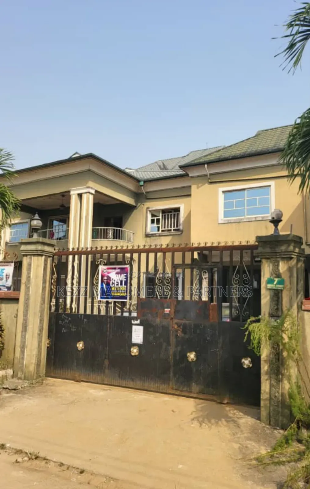 13bdrm Duplex in Nta Road , Port for sale