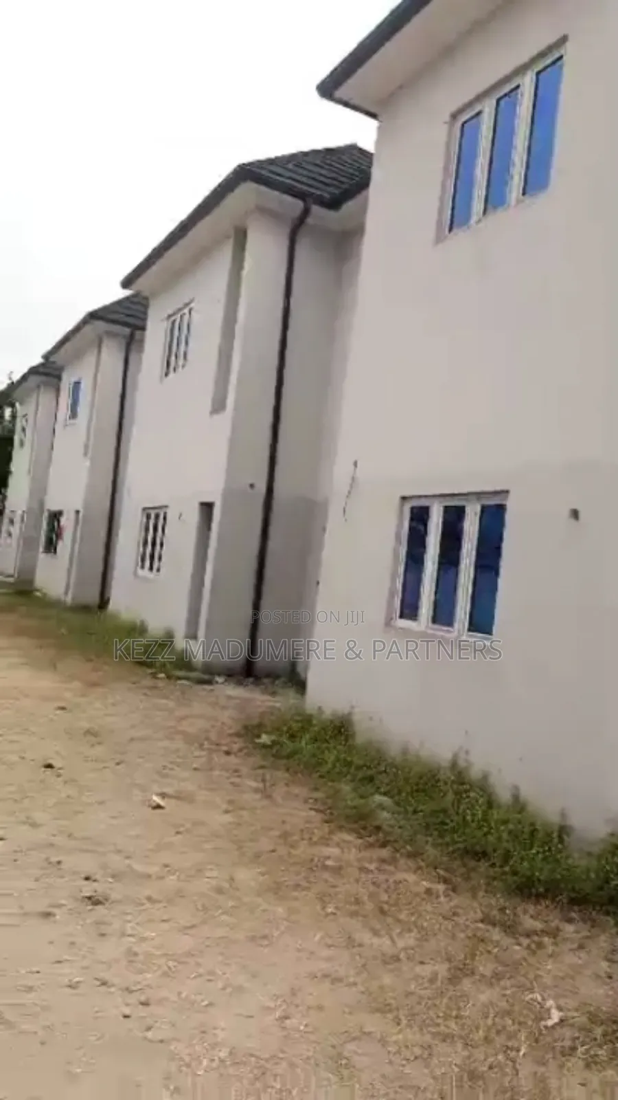 15bdrm Duplex in D Line , Port for sale