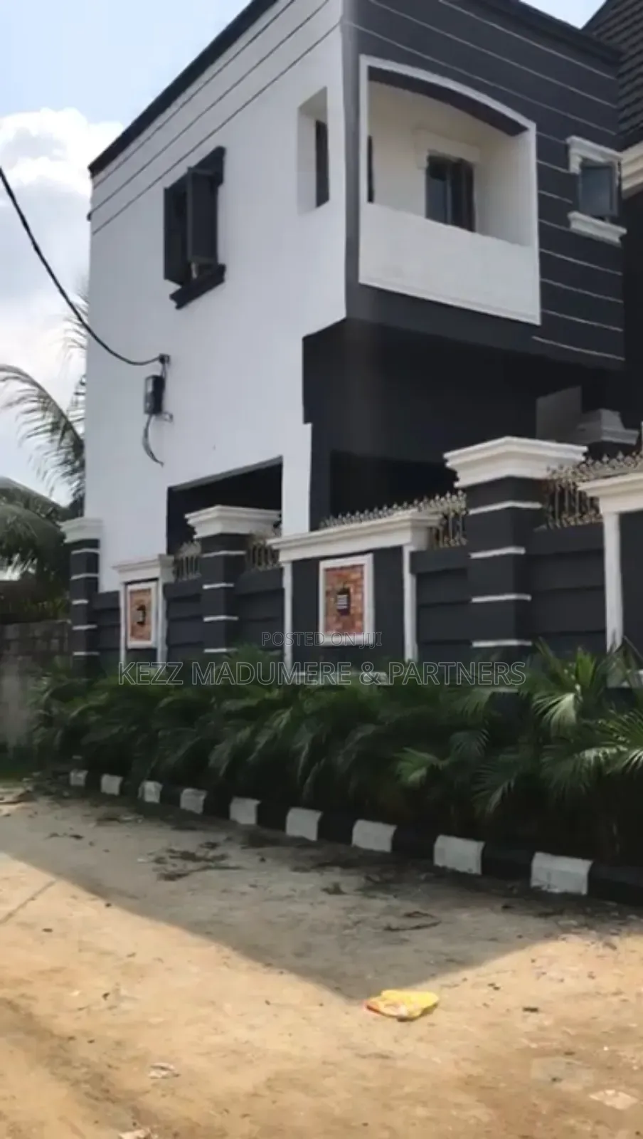 10bdrm Duplex in Rumuduru , Eneka , for sale