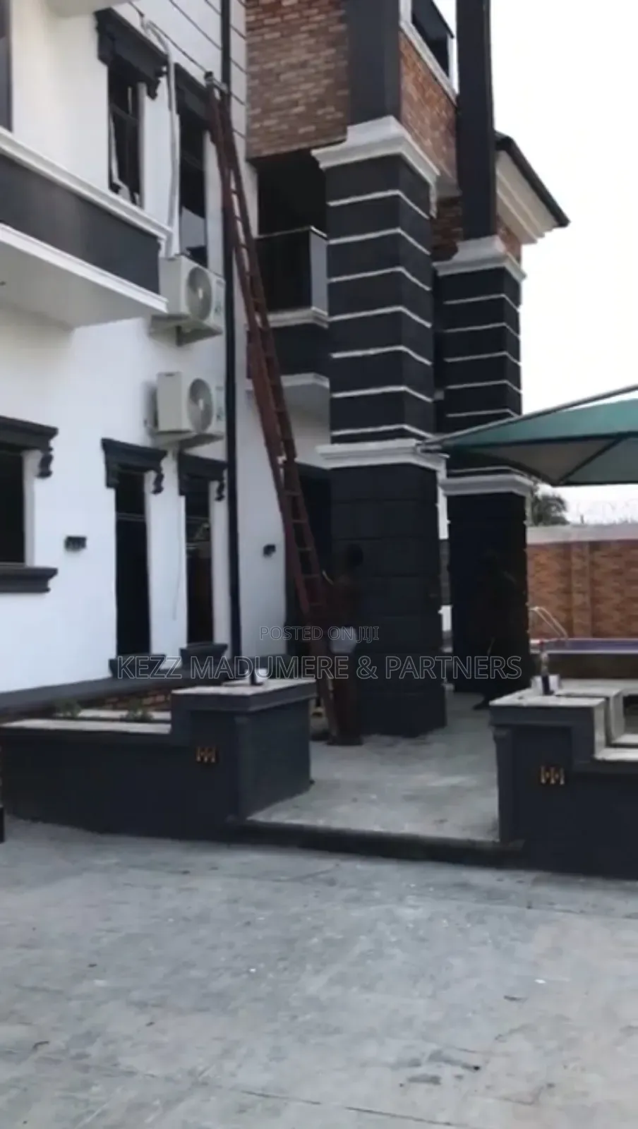 10bdrm Duplex in Rumuduru , Eneka , for sale