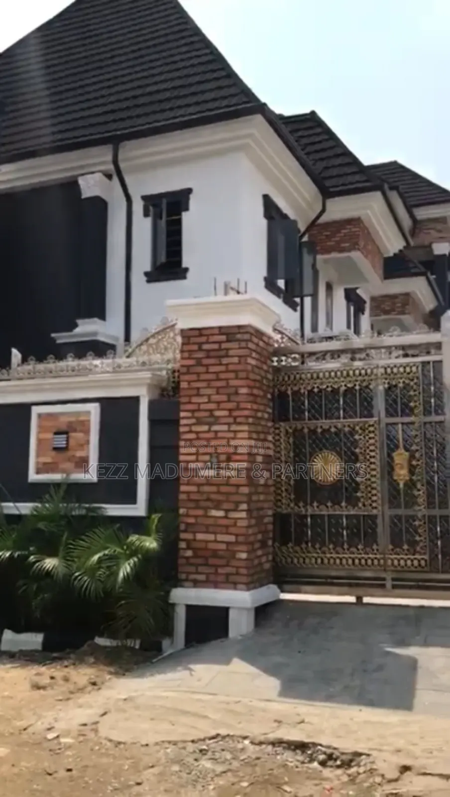 10bdrm Duplex in Rumuduru , Eneka , for sale