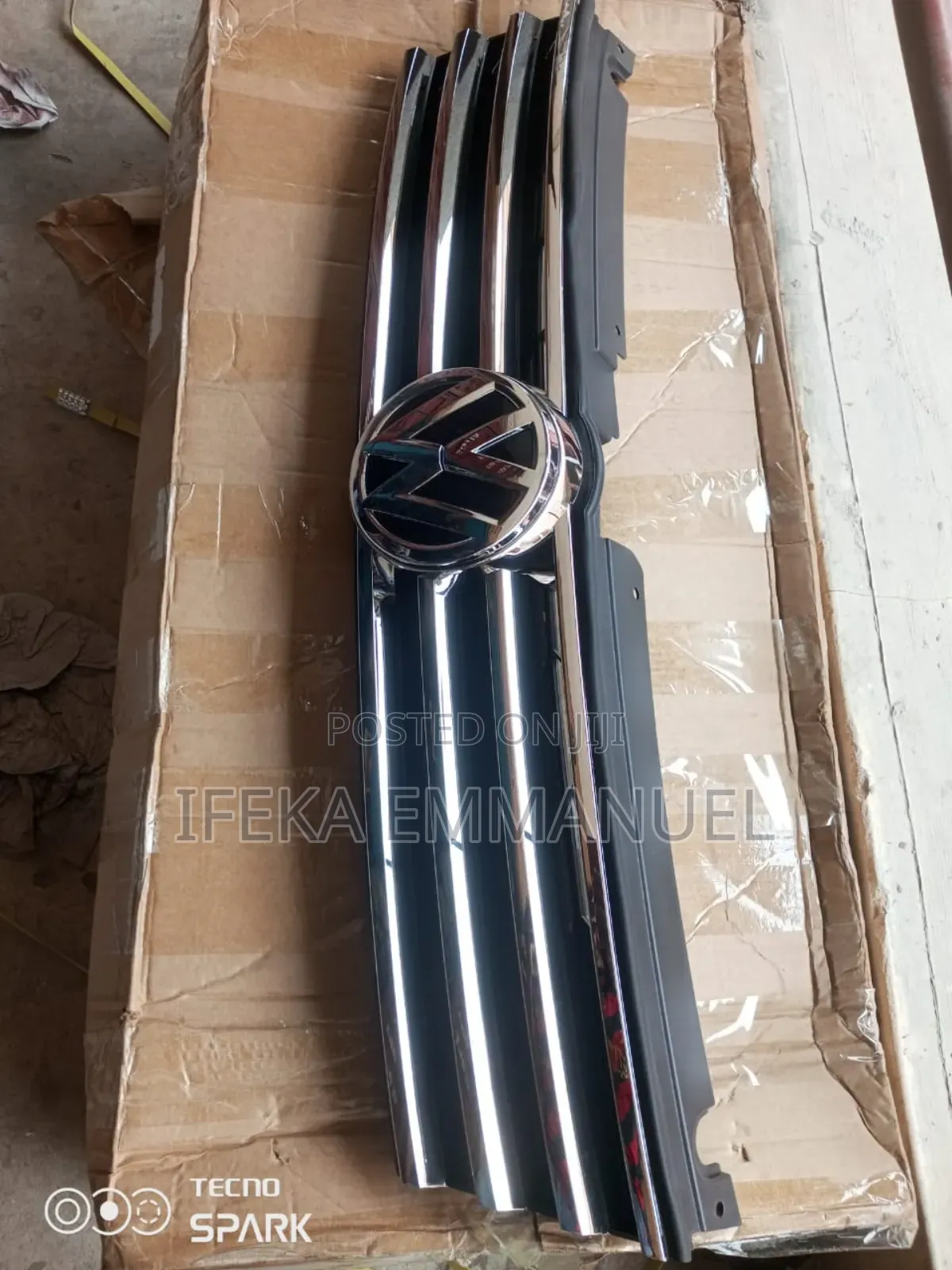 Front Grille Volkswagen Touareg 015/018