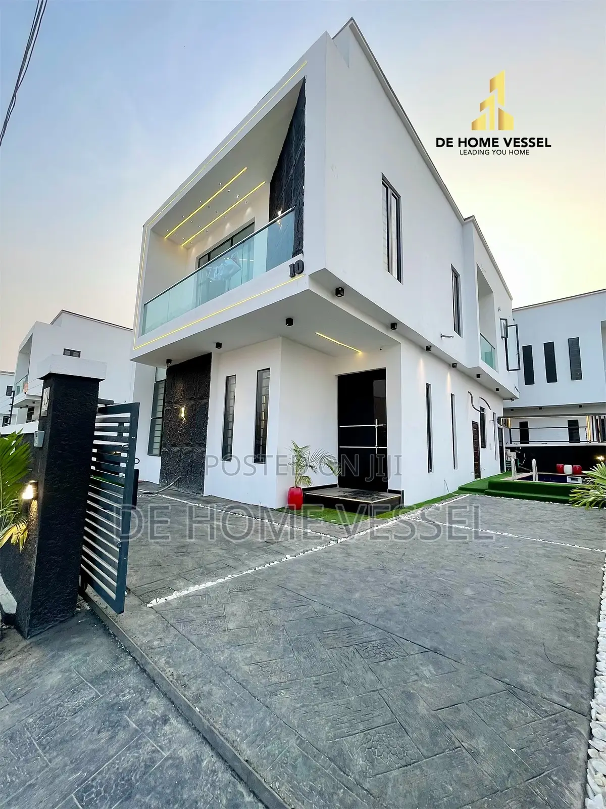 4bdrm Duplex in Ikota for sale