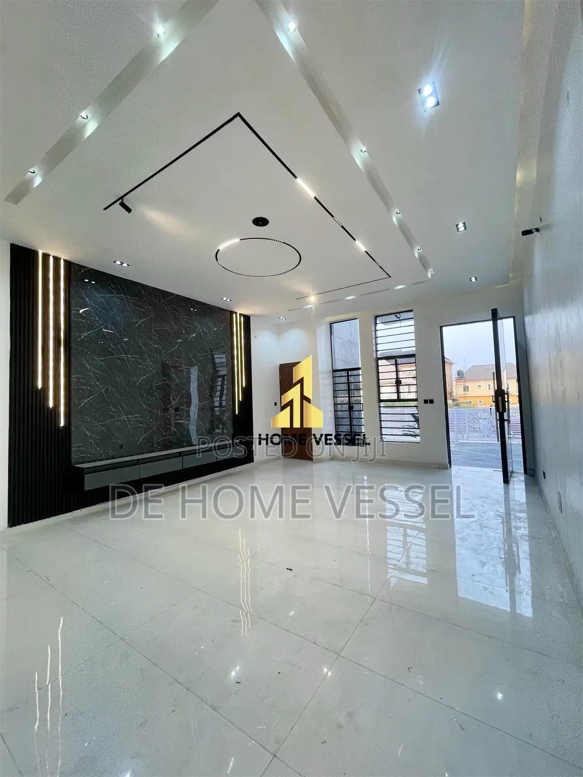 4bdrm Duplex in Ikota for sale