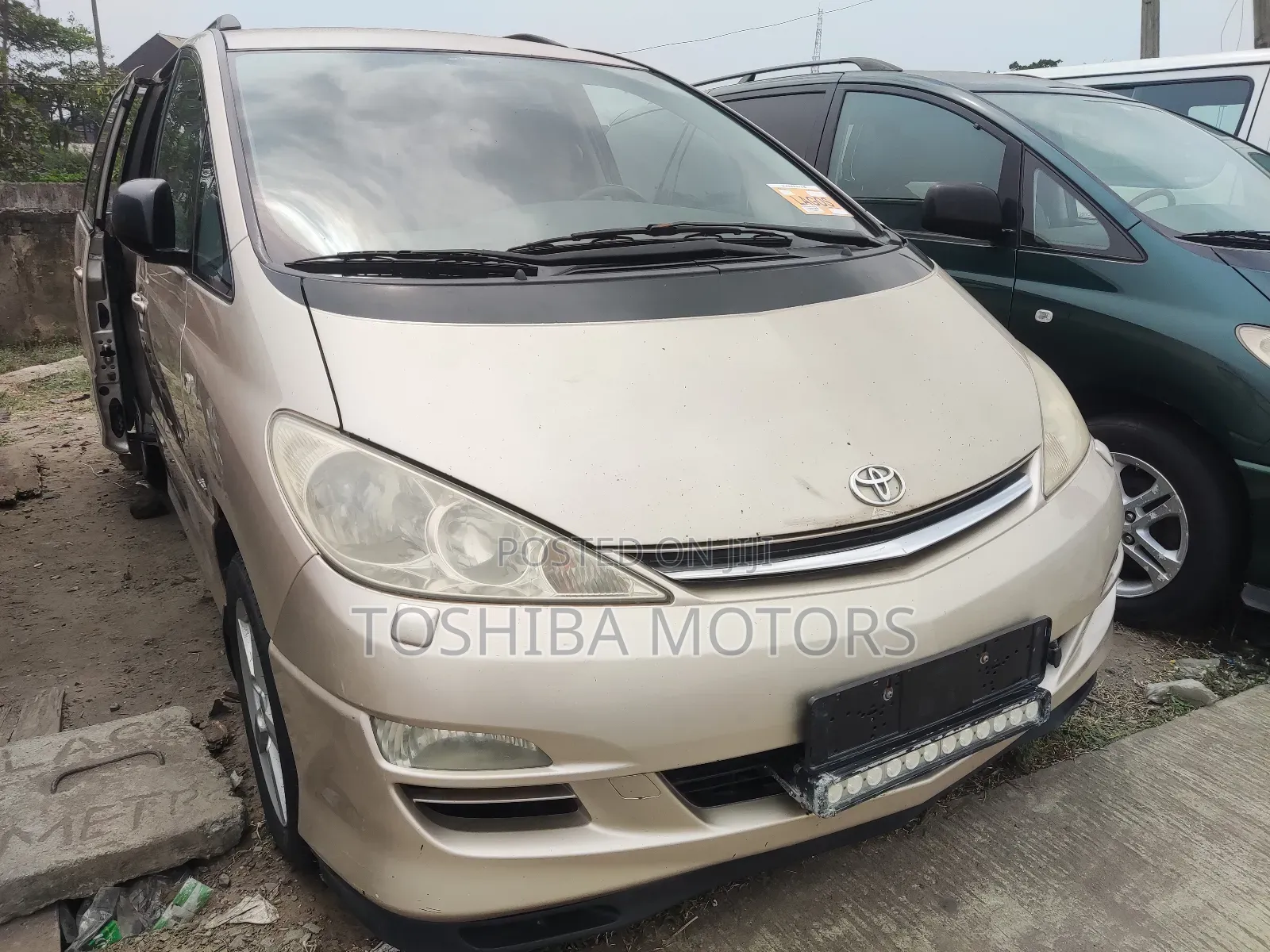 Toyota Previa 2005 Gold