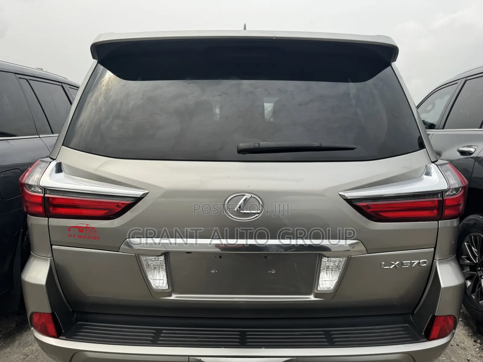 Lexus LX 570 AWD 2017 Gold