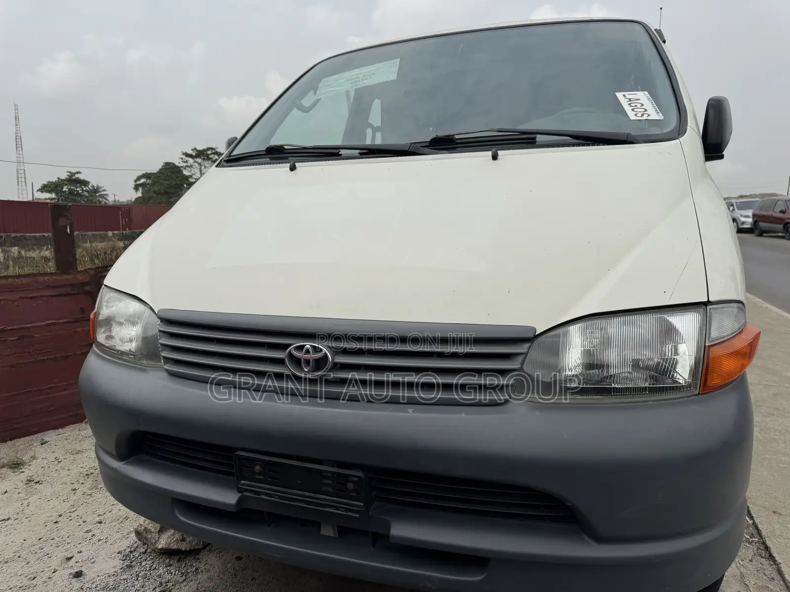 Toyota HiAce 2006 White