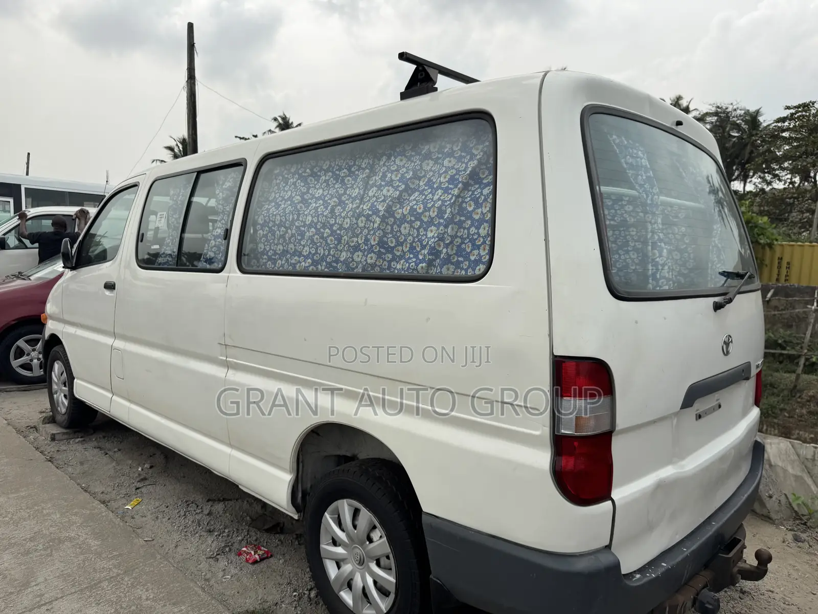 Toyota HiAce 2006 White