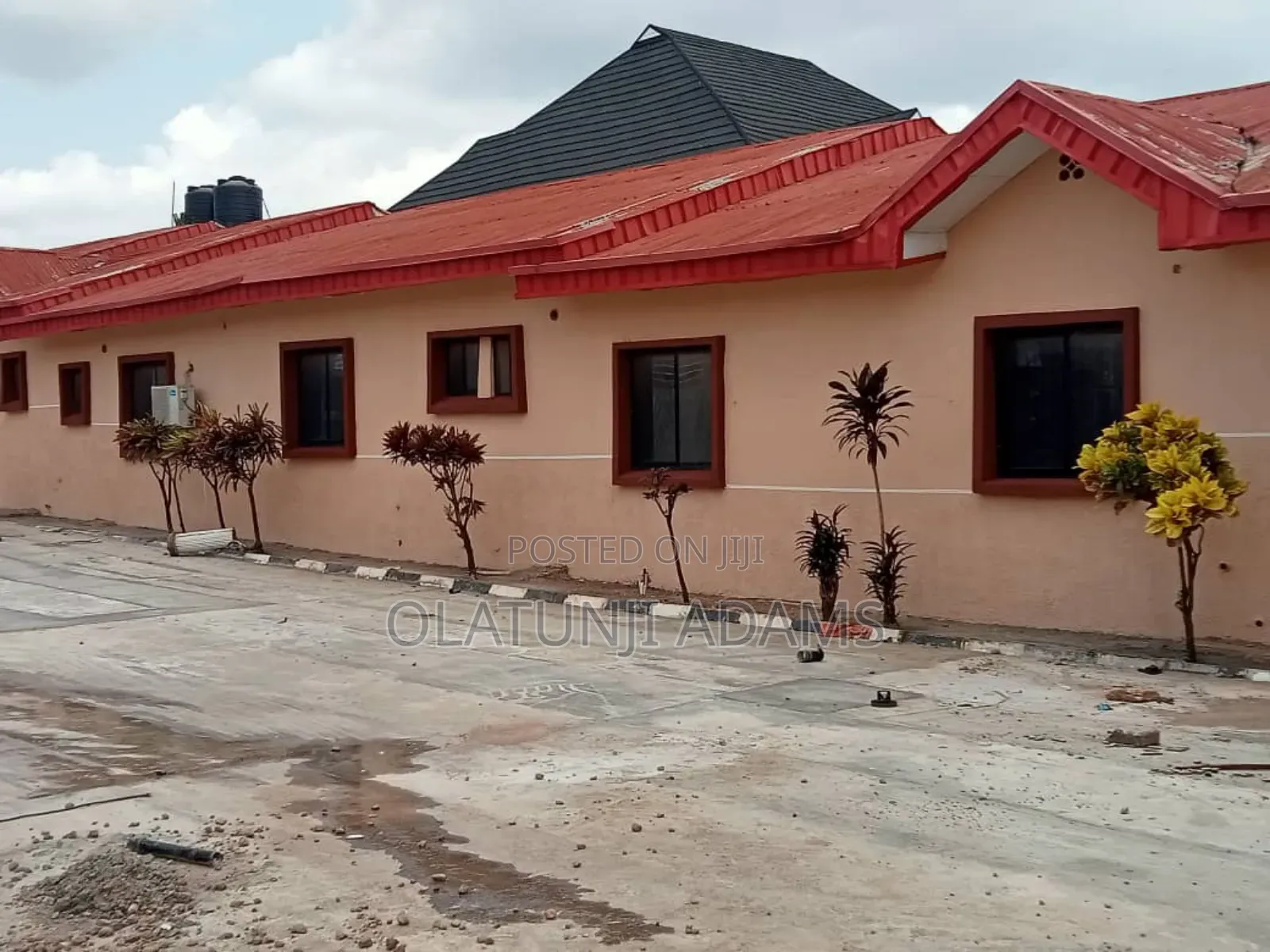 Functional Hotel 26room, 2suites and 500 Capacity Hall