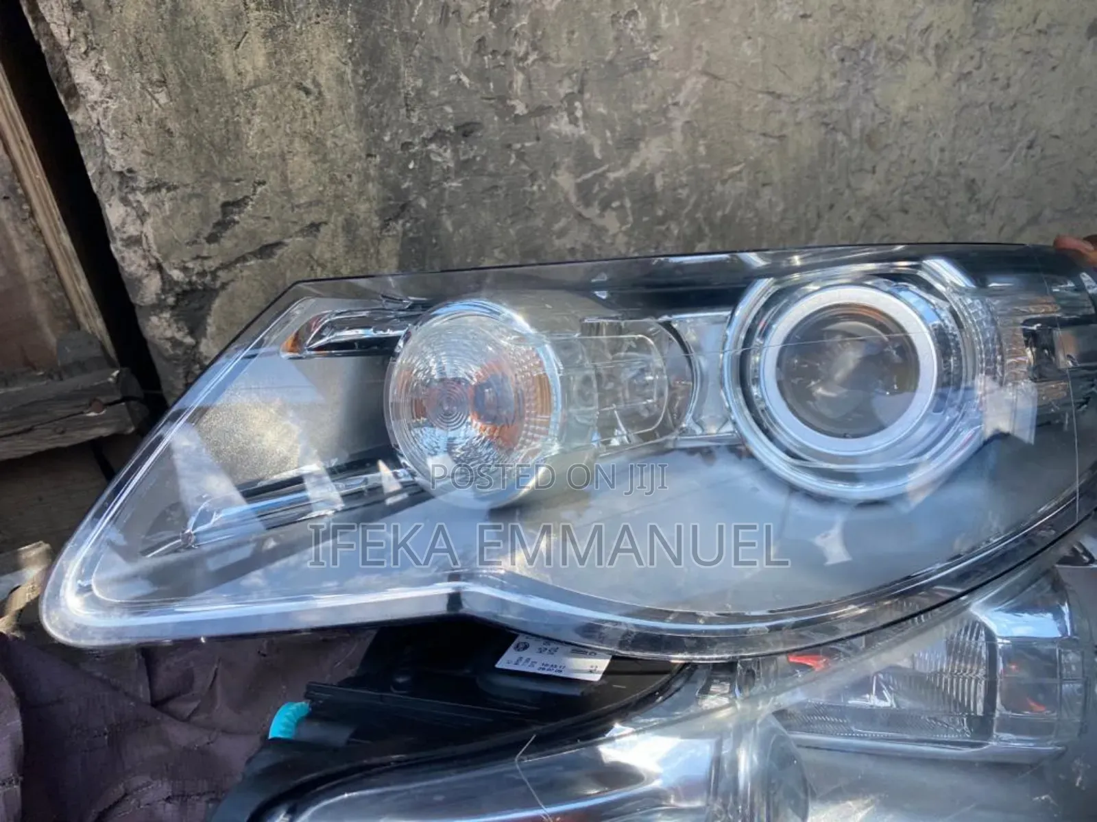Headlights Volkswagen Touareg 2009