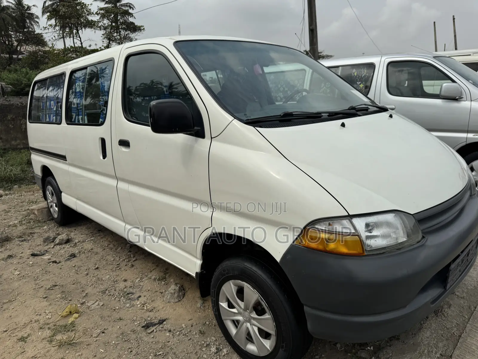 Toyota HiAce 2005 White