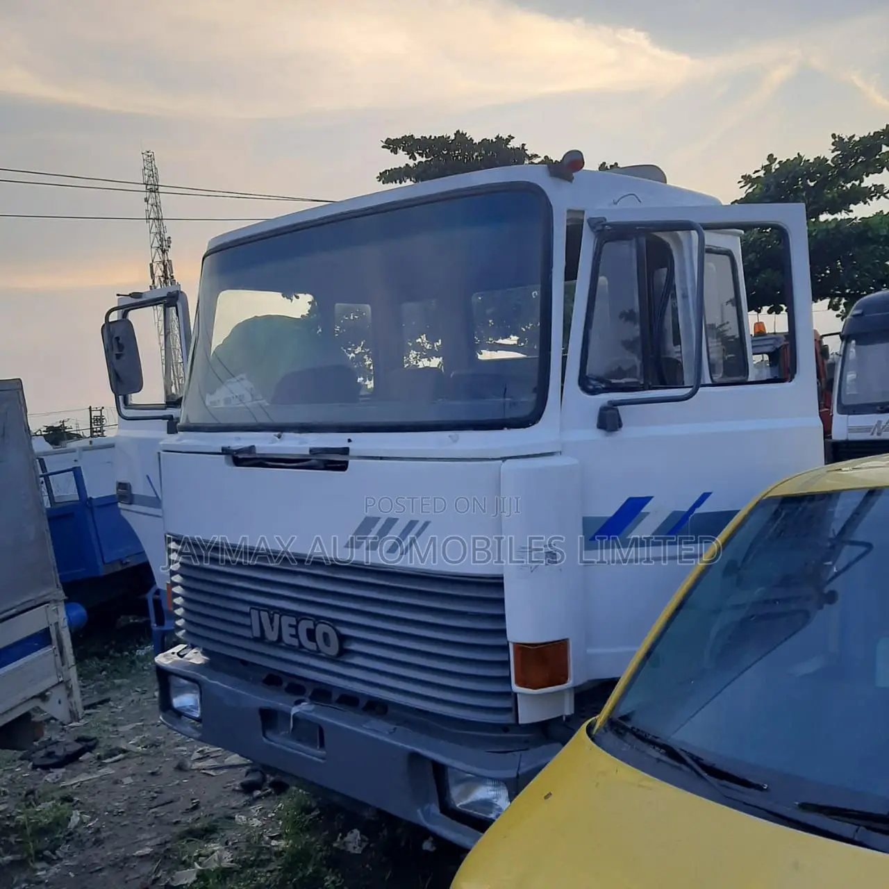 Iveco 10 Tyres Tractor Head