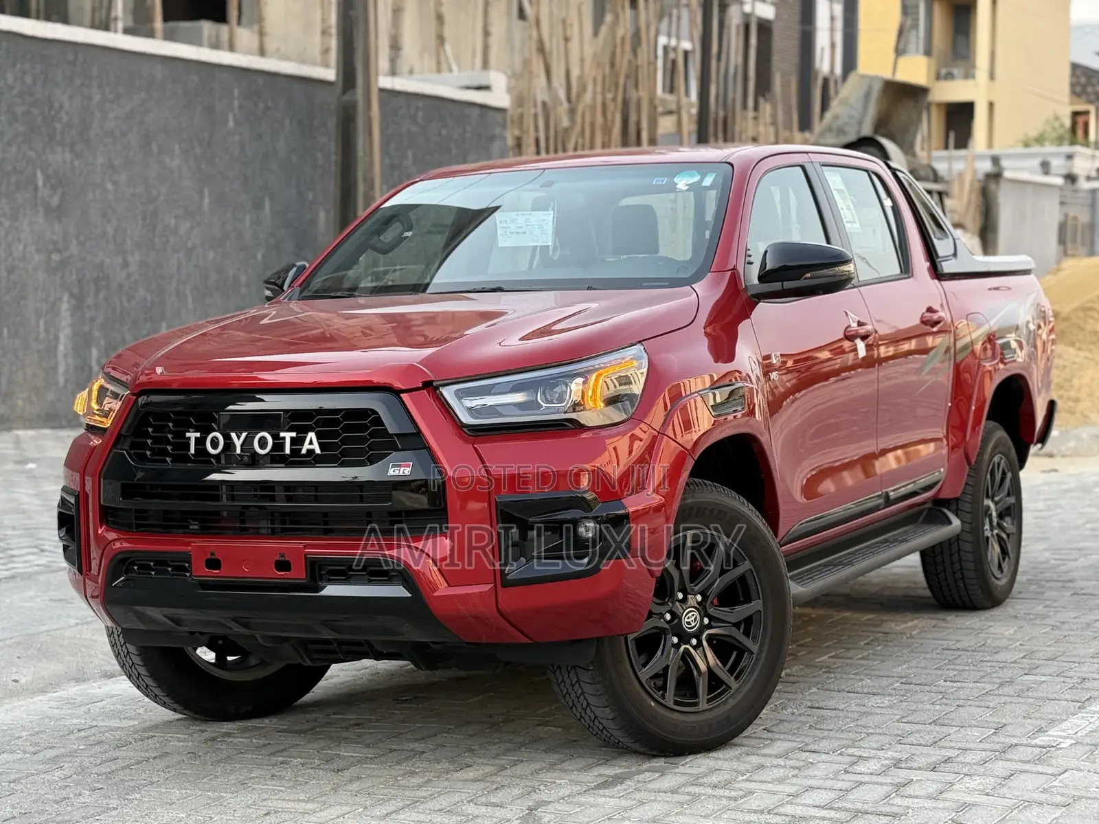 New Toyota Hilux 2023 Red