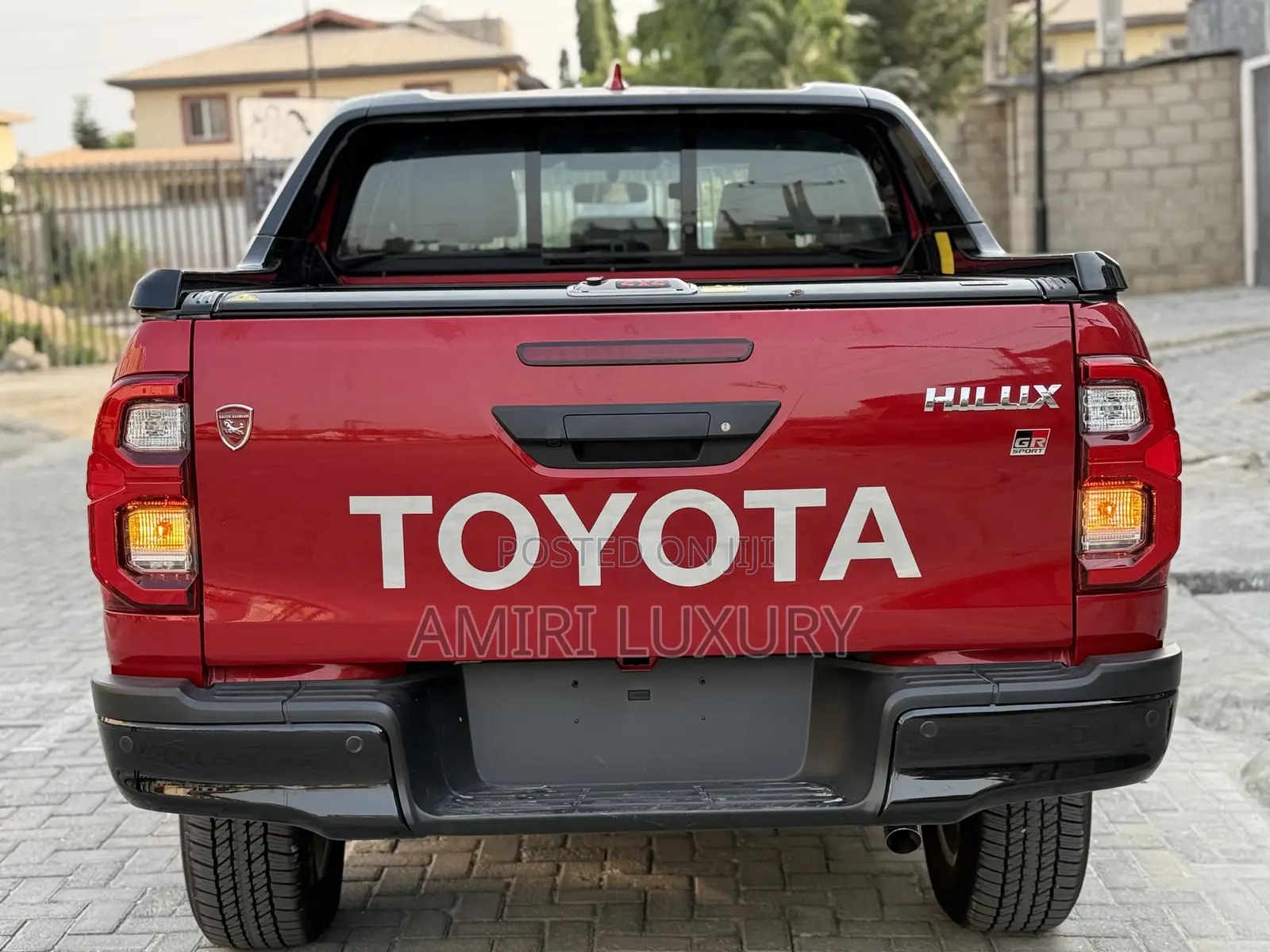New Toyota Hilux 2023 Red