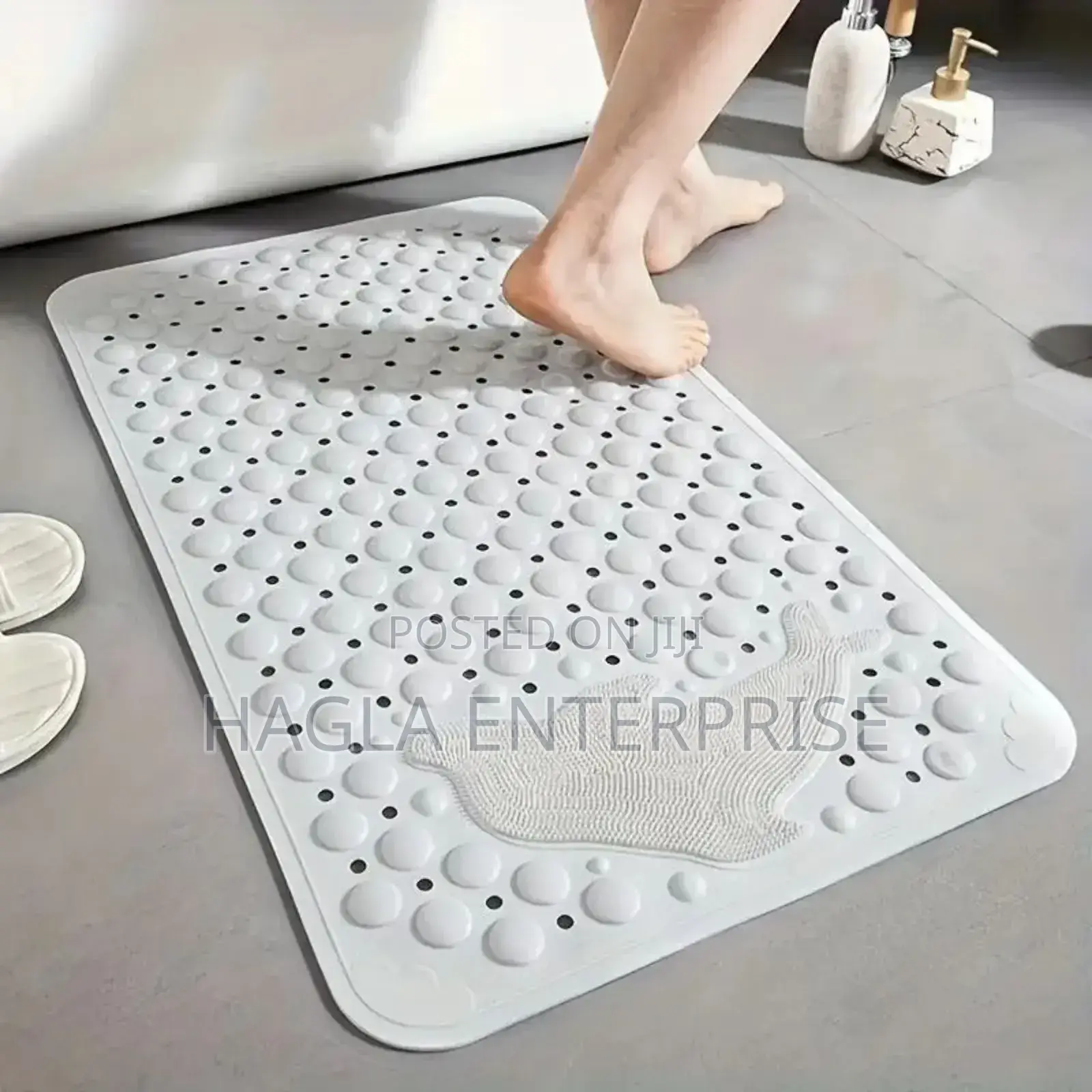 Bathroom Mat With Leg Scrubber