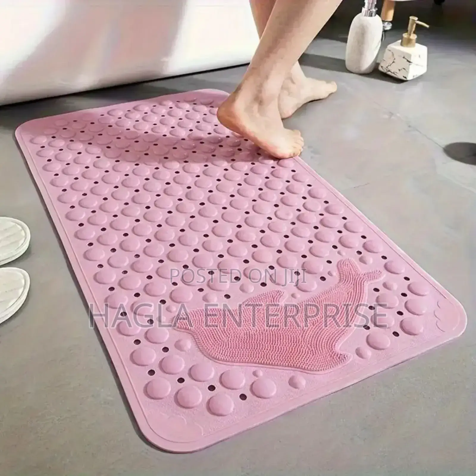 Bathroom Mat With Leg Scrubber