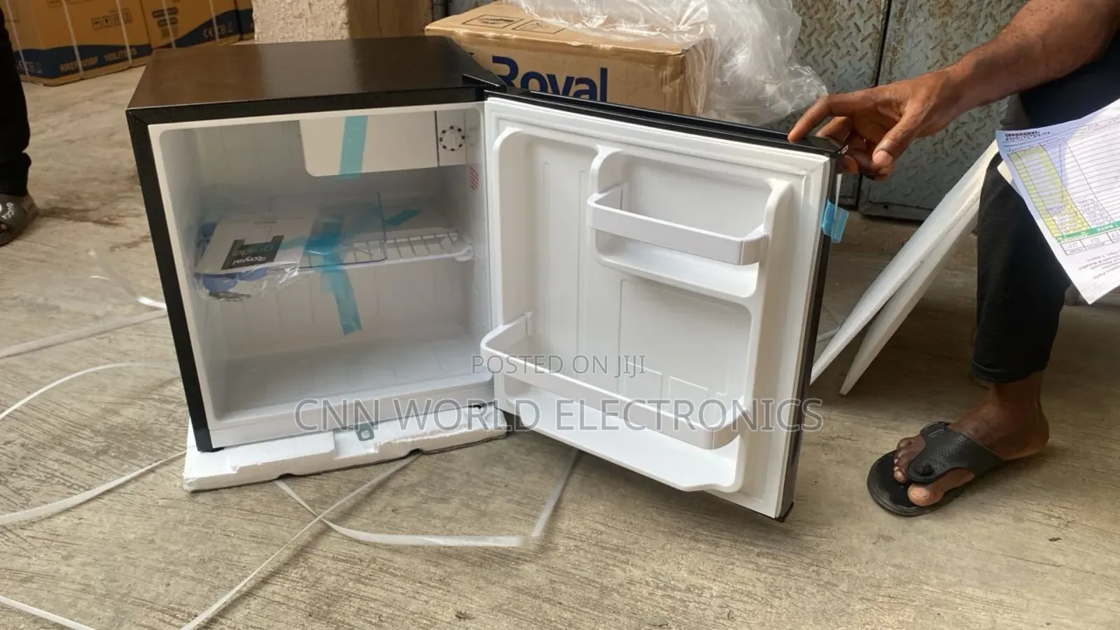 New Royal Bedside One Door Fridge With Keyfast Cooling 1year