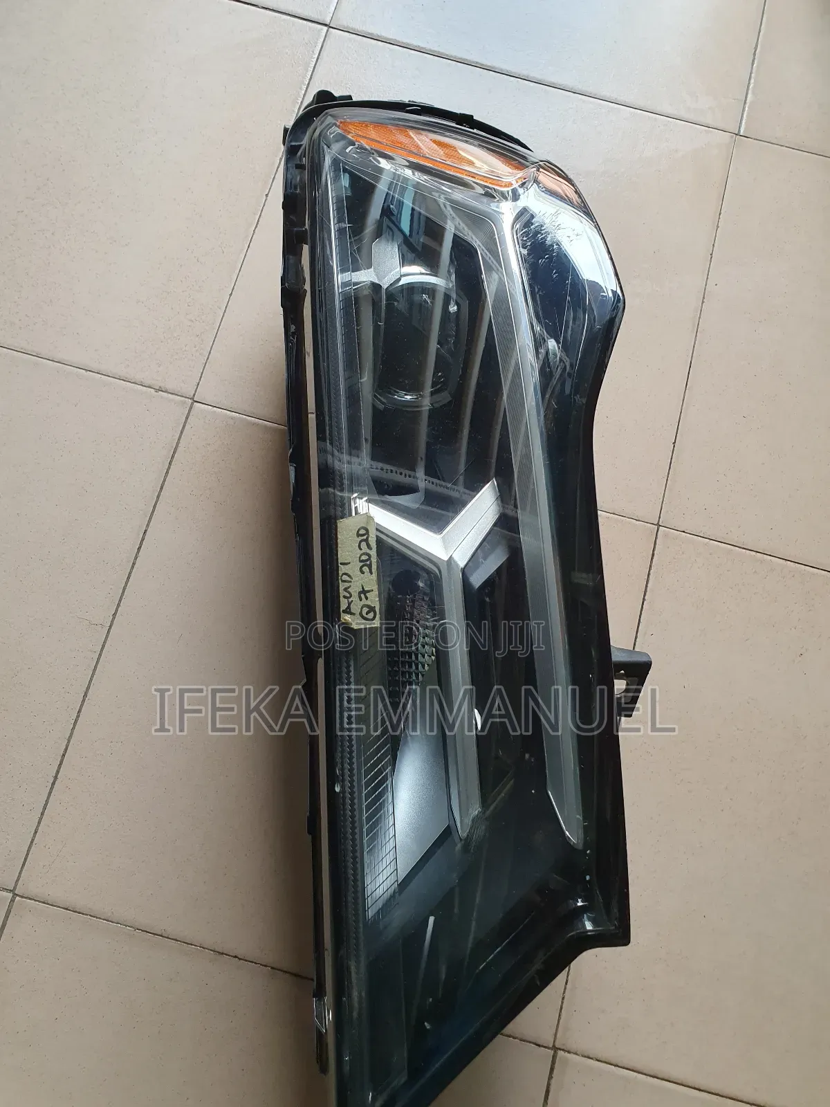 Headlights Audi Q7 2020
