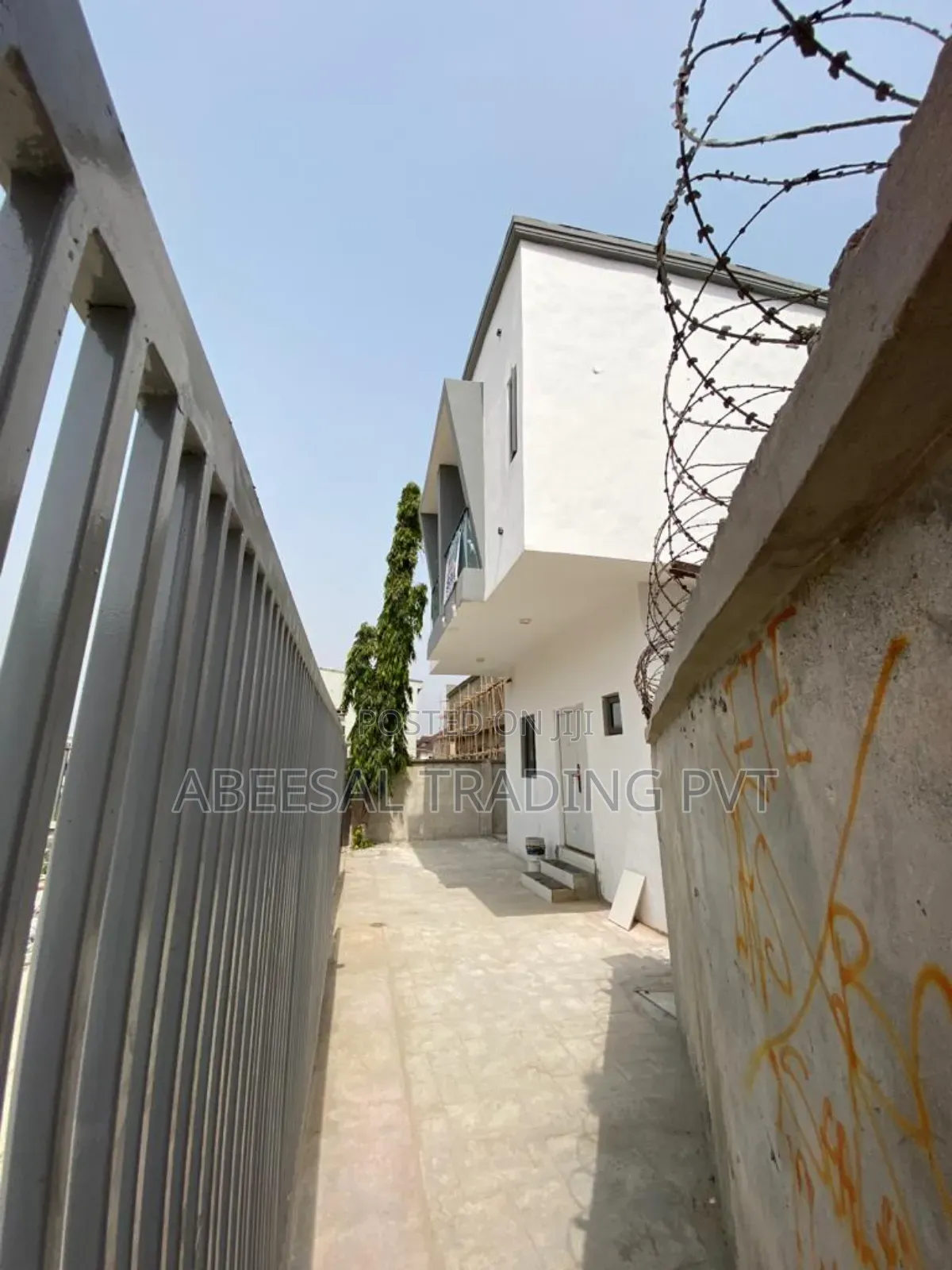 3bdrm Duplex in Ikota for sale