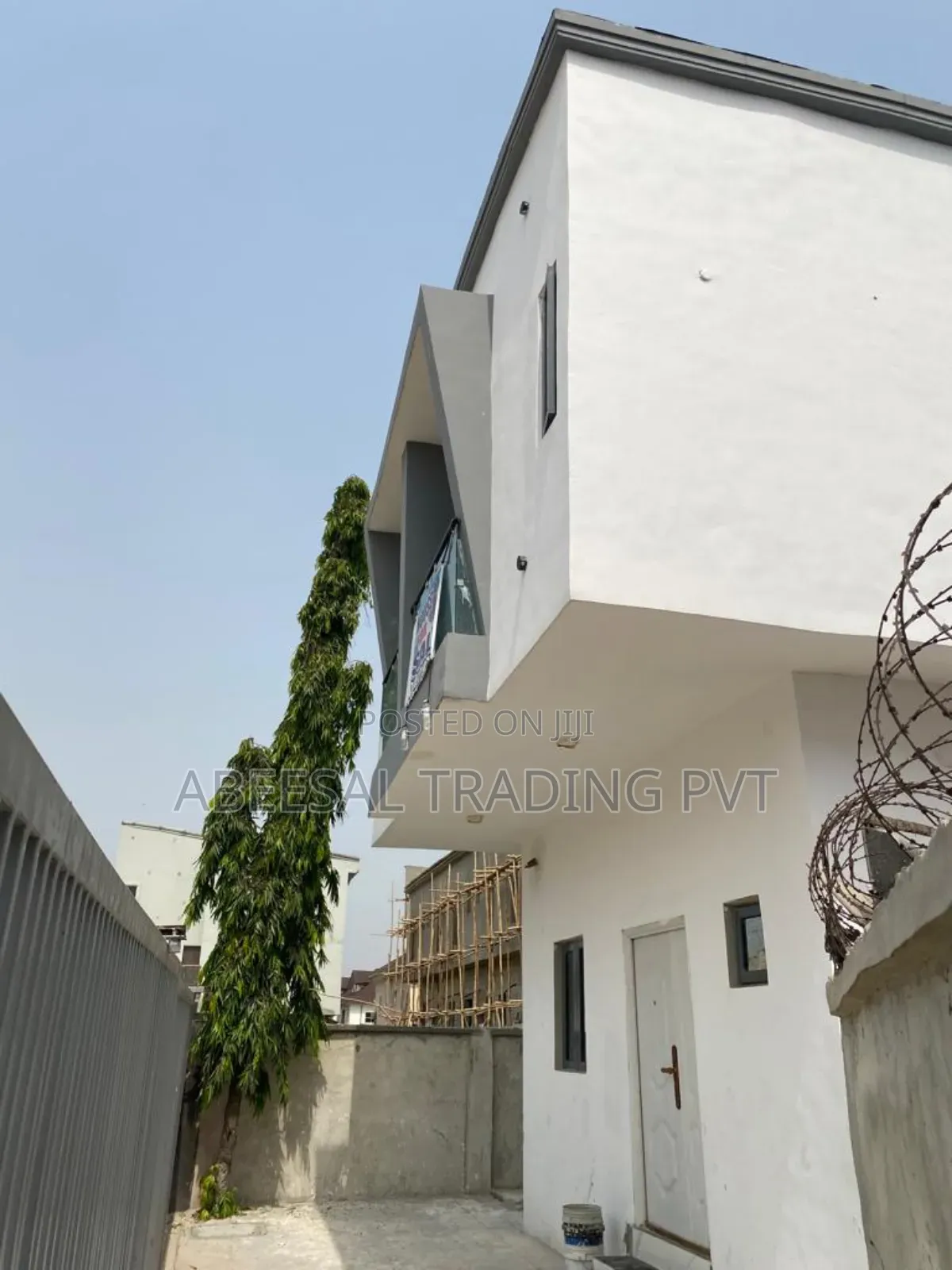 3bdrm Duplex in Ikota for sale