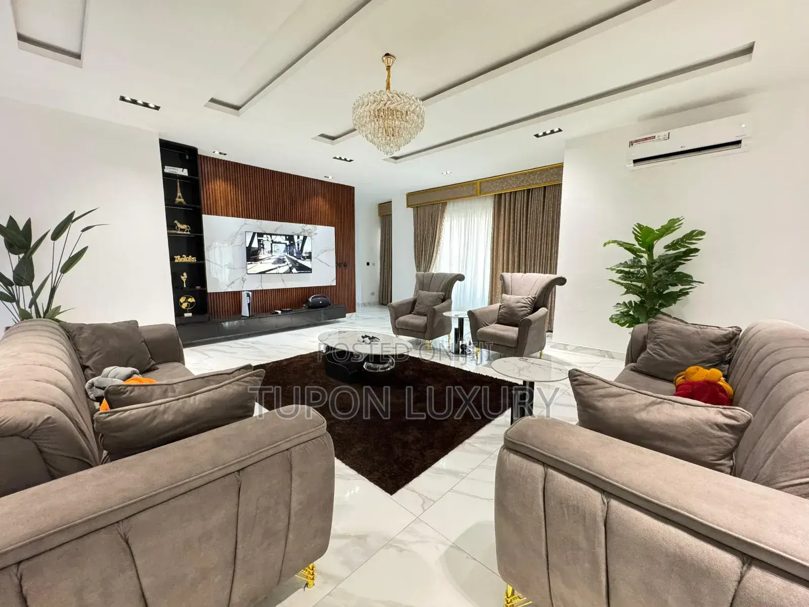 Tastefully Furnished 3bedroom Apartment